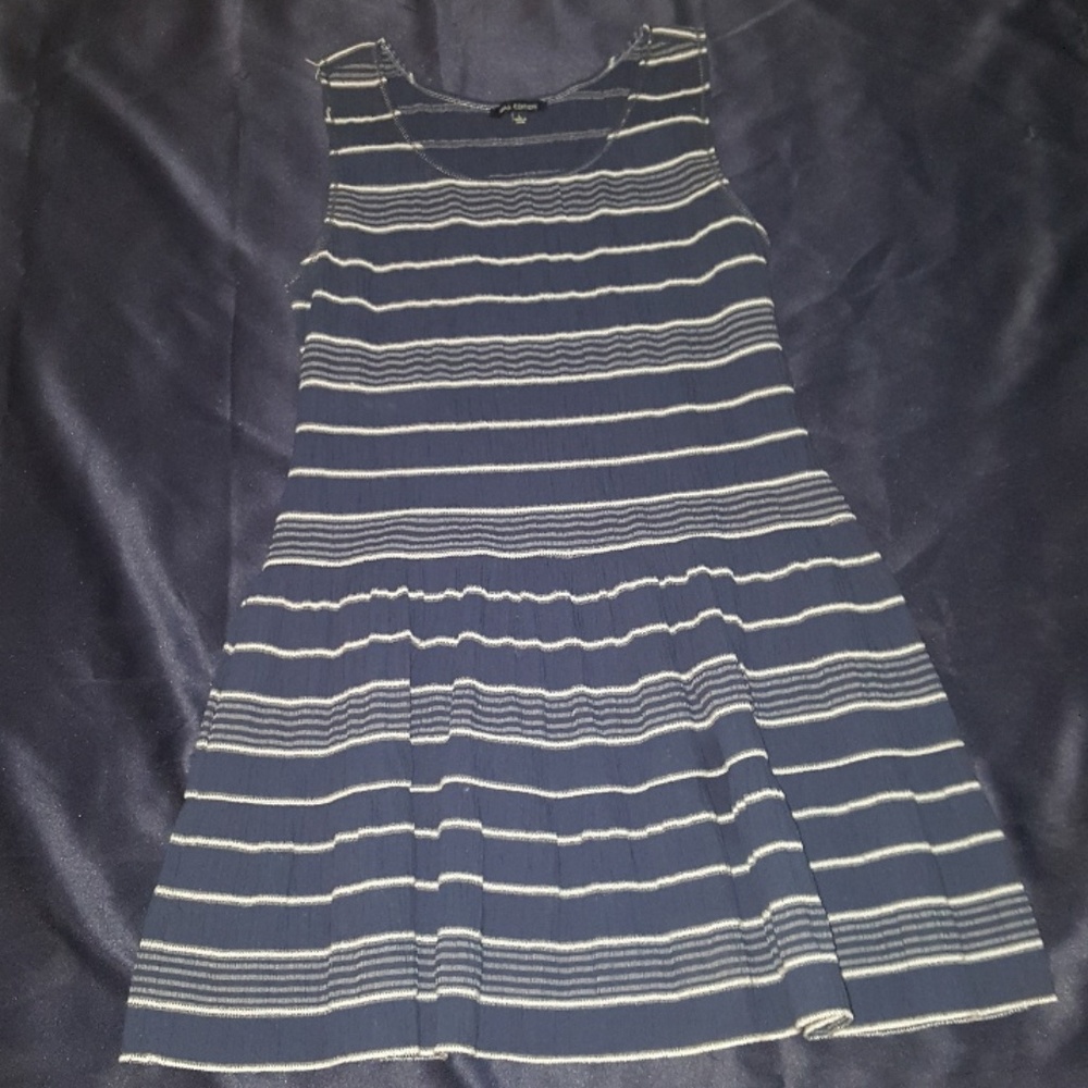 SZ L/G MAX EDITION BLUE AND WHITE STRIPE DRESS
